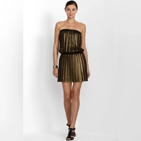 green emerald velvet dress Sequin Crepe Dress Gold & Black Combo / 6